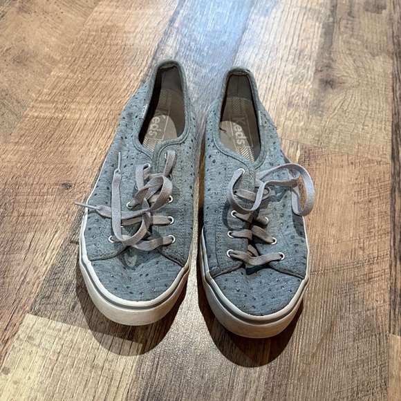 Gray Casual Sneakers-size 8.5 - Picture 1 of 8